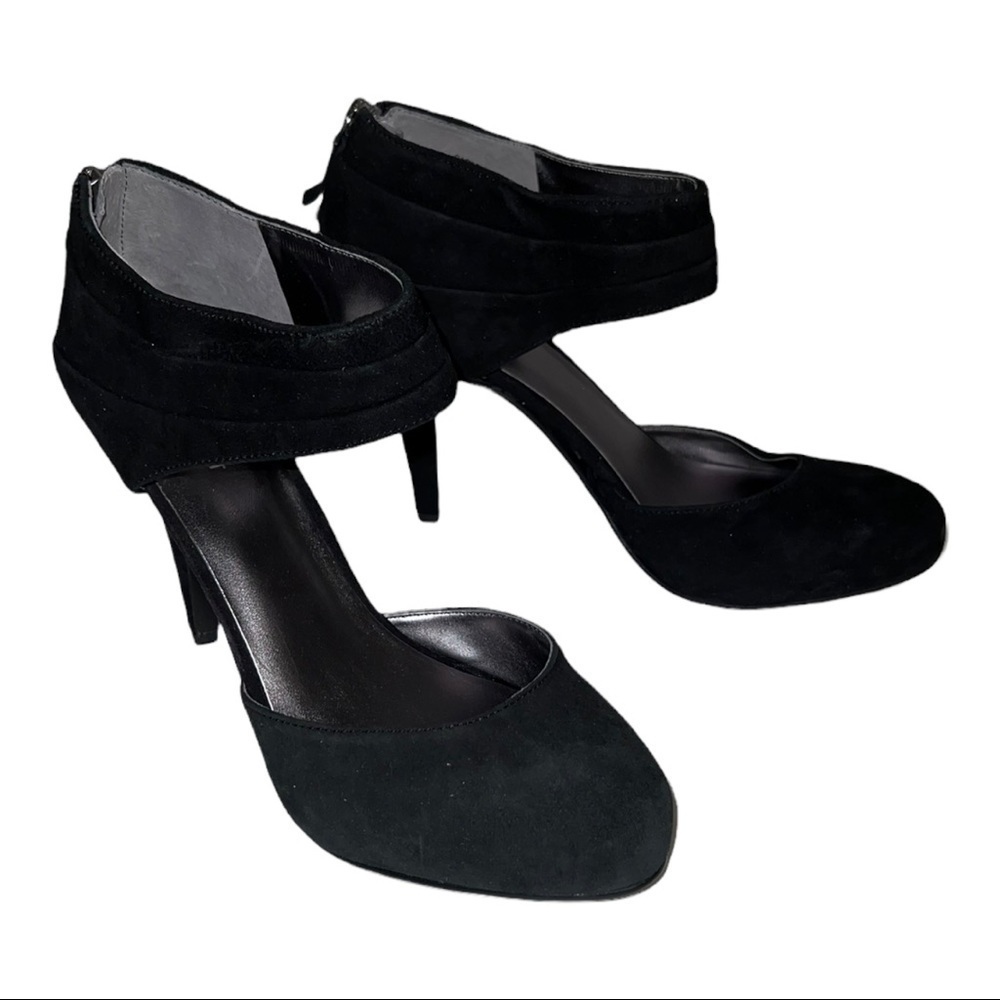 Nine West Garinoo Black Suede Heels